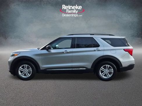 Used 2024 Ford Explorer XLT AWD/4WD image 9