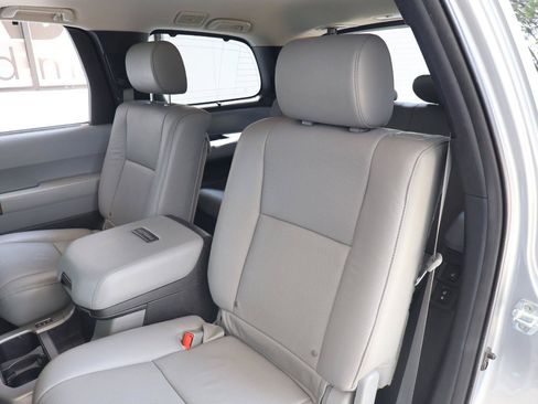 Used 2016 Toyota Sequoia Platinum RWD image 22