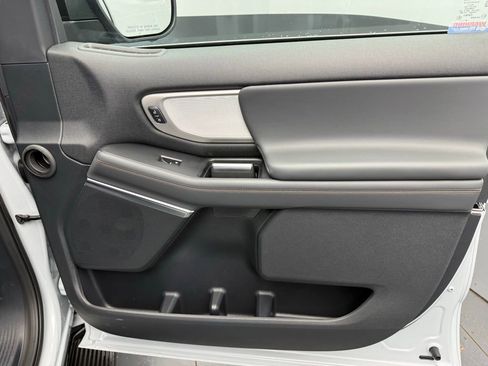 New 2025 Ford Expedition Active image 58