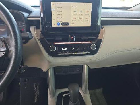 Used 2024 Toyota Corolla Cross L image 7