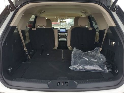 Certified 2023 Ford Explorer XLT w/ Equipment Group 202A image 7