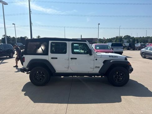 Used 2023 Jeep Wrangler Unlimited w/ Cold Weather Group AWD/4WD image 4