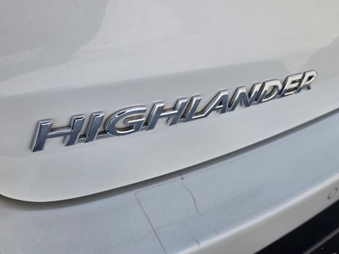 Used 2017 Toyota Highlander Limited FWD image 30