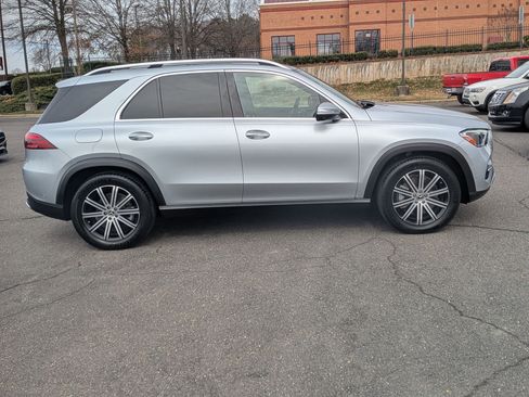 Certified 2025 Mercedes-Benz GLE 450 4MATIC image 2
