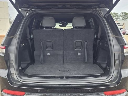 Used 2022 Jeep Grand Cherokee L Laredo image 29