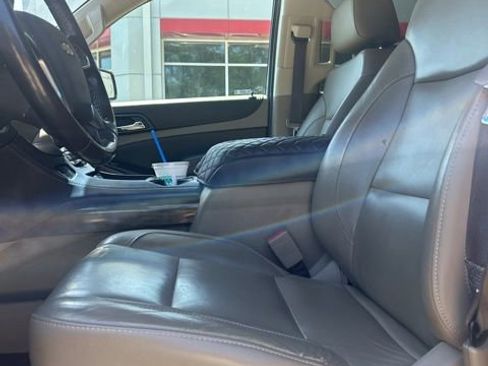 Used 2019 Chevrolet Suburban LT w/ Texas Edition Package RWD image 7