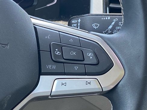 Certified 2023 Volkswagen Atlas SE w/ Panoramic Sunroof Package AWD/4WD image 6