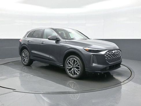 New 2025 Audi Q5 Premium Plus image 1