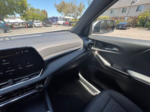 Used 2025 Chevrolet Equinox LT FWD image 35