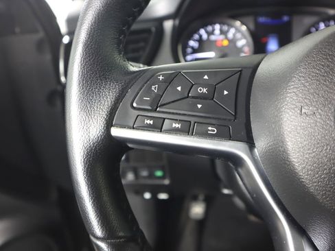 Used 2021 Nissan Rogue Sport SV image 19