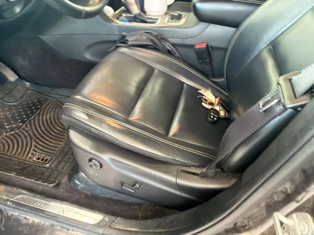 Used 2017 Jeep Grand Cherokee Limited AWD/4WD image 8