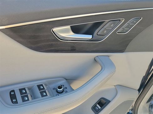 Used 2023 Audi Q7 2.0T Premium Plus w/ Premium Plus Package image 24