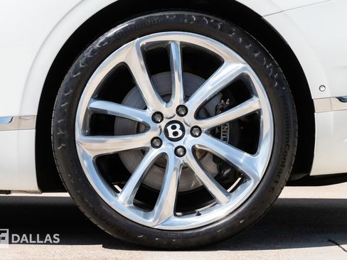 Used 2022 Bentley Continental GT image 9