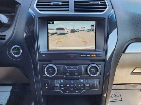 Used 2016 Ford Explorer XLT w/ Equipment Group 202A AWD/4WD image 17