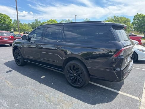 Used 2025 Lincoln Navigator L Reserve w/ Jet Appearance Package image 2