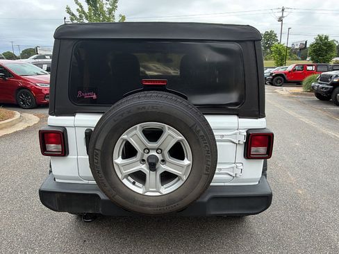 Used 2020 Jeep Wrangler Sport AWD/4WD image 9