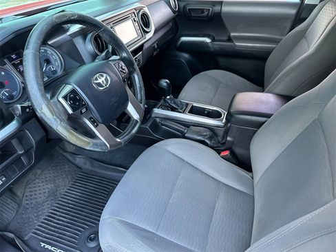 Used 2016 Toyota Tacoma SR5 image 10