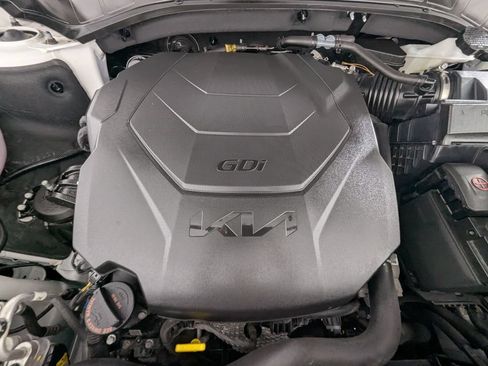 Used 2024 Kia Telluride EX w/ EX Captain's Chair Package FWD image 9