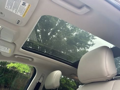Used 2018 Ford Edge Titanium w/ Equipment Group 302A FWD image 29