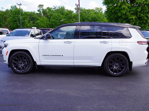 Used 2024 Jeep Grand Cherokee L Summit AWD/4WD image 11