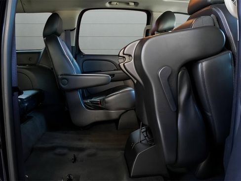 Used 2014 Chevrolet Suburban LTZ image 47