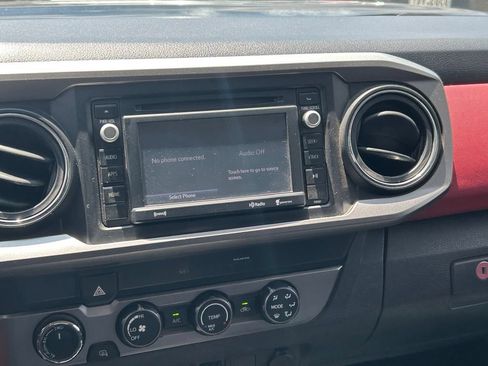Used 2019 Toyota Tacoma SR5 AWD/4WD image 20
