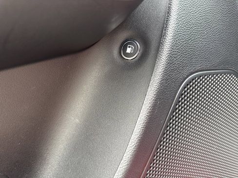 Used 2017 Jeep Cherokee Trailhawk image 21