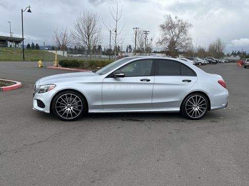 Used 2018 Mercedes-Benz C 300 Sedan image 2