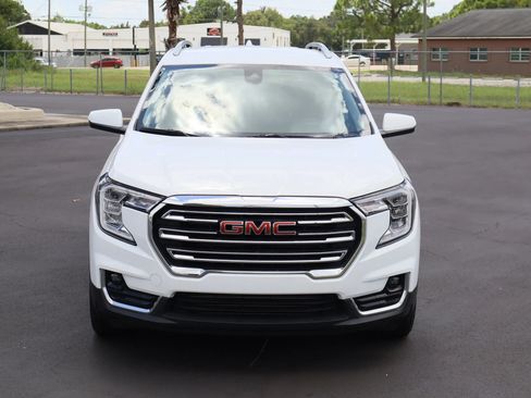 Used 2024 GMC Terrain SLT FWD image 2