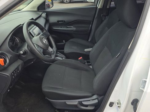 Used 2024 Nissan Kicks S FWD image 5