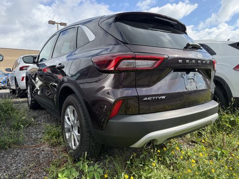 Used 2023 Ford Escape Active AWD/4WD image 4