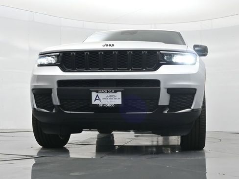 New 2025 Jeep Grand Cherokee L Altitude image 39