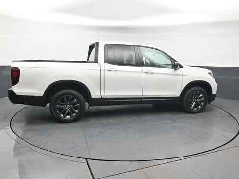 Certified 2023 Honda Ridgeline Sport image 6