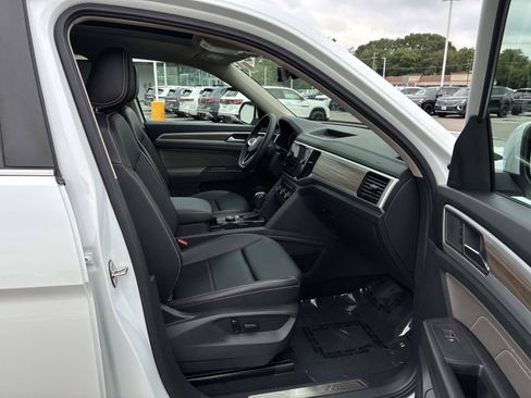Certified 2023 Volkswagen Atlas SEL AWD/4WD image 9