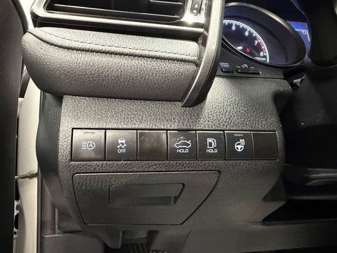 Used 2023 Toyota Camry SE FWD image 18