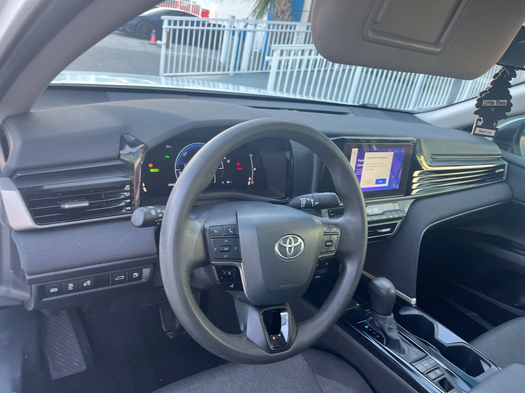 Used 2025 Toyota Camry LE FWD image 9