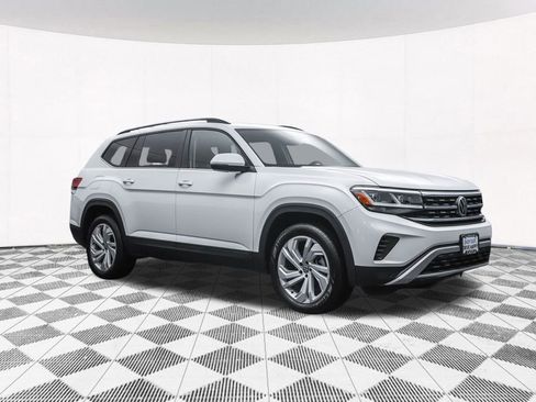 Used 2021 Volkswagen Atlas SE image 16