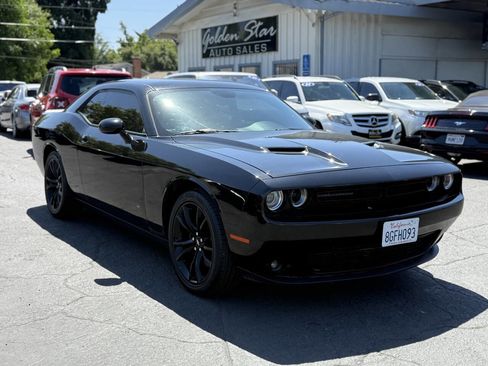 Used 2018 Dodge Challenger SXT Plus RWD image 6