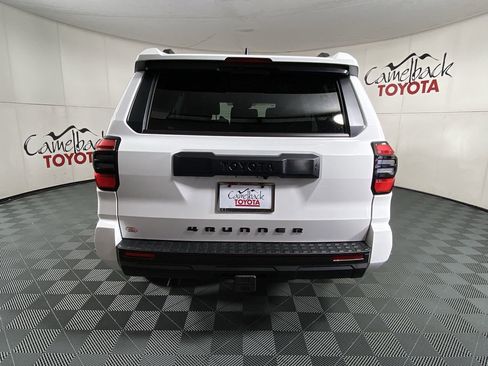 New 2026 Toyota 4Runner SR5 AWD/4WD image 6