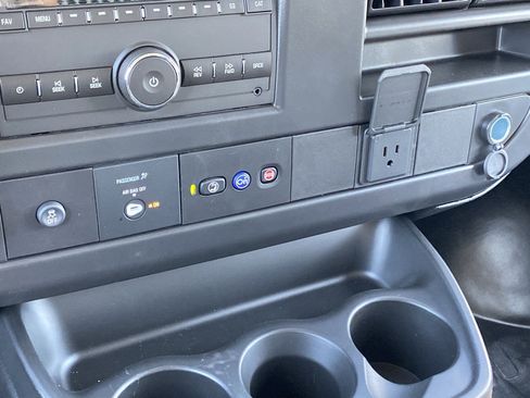 New 2026 Chevrolet Express 2500 Work Van w/ Driver Convenience Package image 31