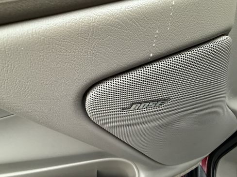 Used 2005 Chevrolet Avalanche Z71 w/ Sun And Sound Package image 16