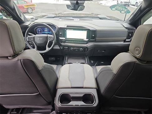 Used 2025 Chevrolet Silverado 2500 ZR2 w/ Technology Package image 21