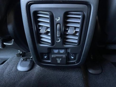 Used 2022 Dodge Durango R/T w/ Blacktop Package AWD/4WD image 27