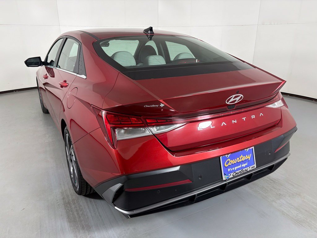 Used 2024 Hyundai Elantra Limited FWD image 6