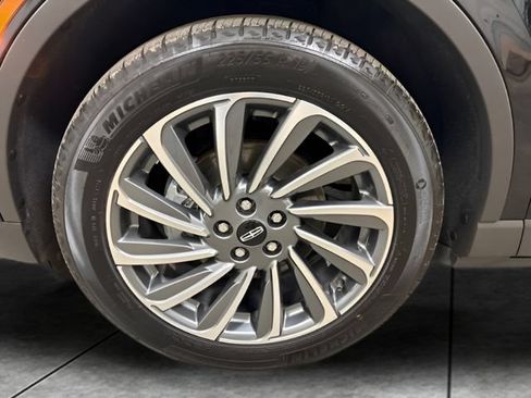Used 2025 Lincoln Corsair Reserve w/ Equipment Group 202A FWD image 34