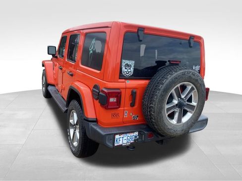 Used 2019 Jeep Wrangler Unlimited Sahara AWD/4WD image 17