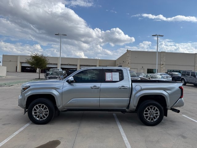 Used 2024 Toyota Tacoma Limited w/ Limited Package (LT) AWD/4WD image 8