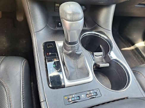 Used 2019 Toyota Highlander Limited AWD/4WD image 16