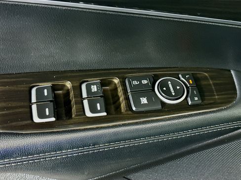 Used 2019 Kia Sorento L FWD image 23