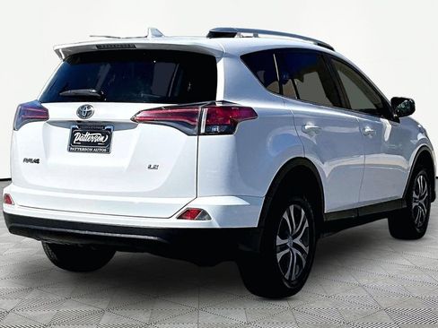 Used 2016 Toyota RAV4 LE FWD image 3